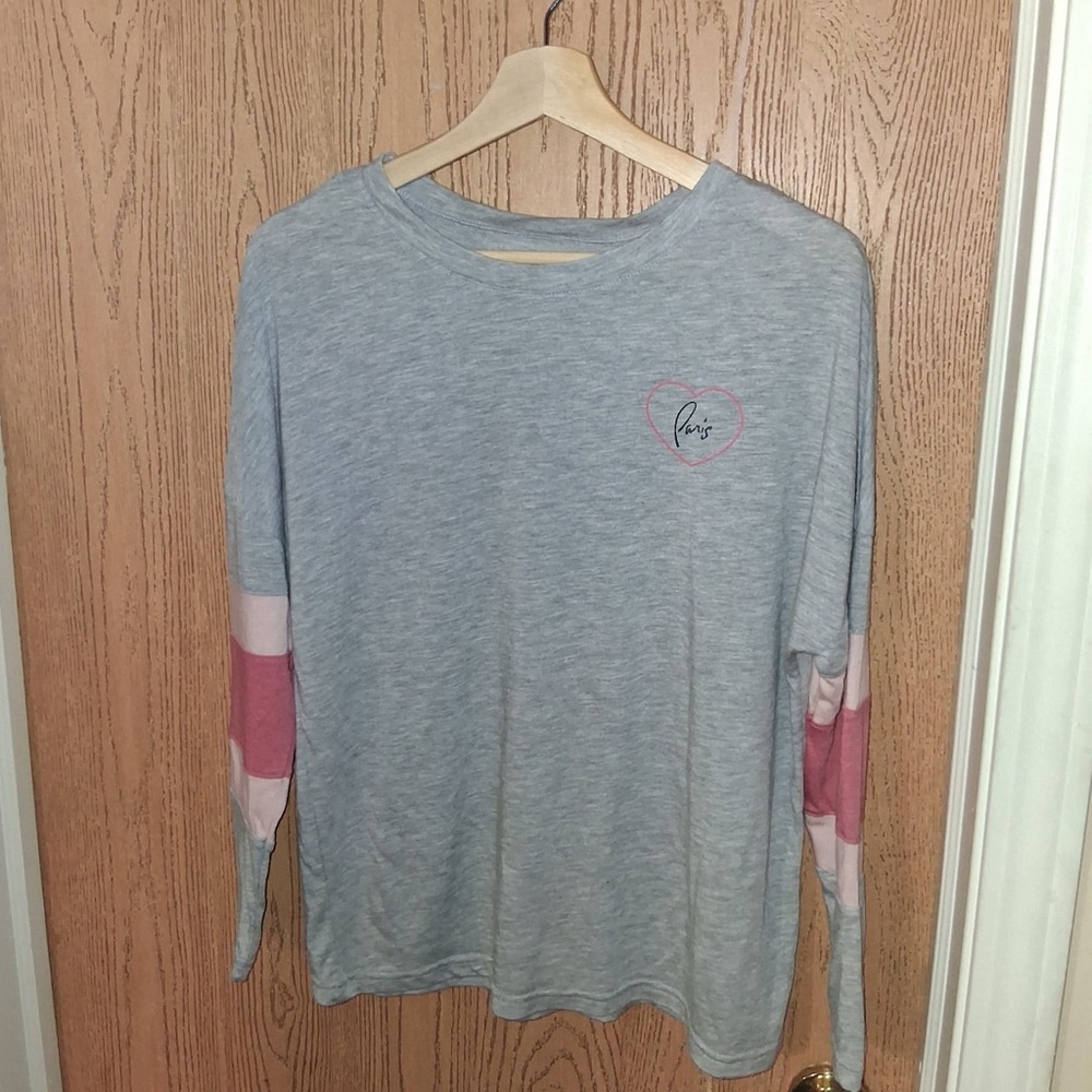 Paris and Caesar’s Entertainment ~Gray & Pink Long Sleeve Tee~S